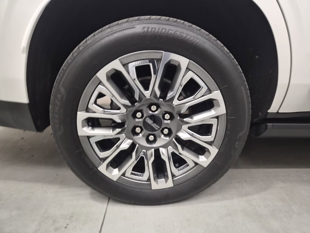 Used 2023 GMC Yukon Denali Ultimate image 12
