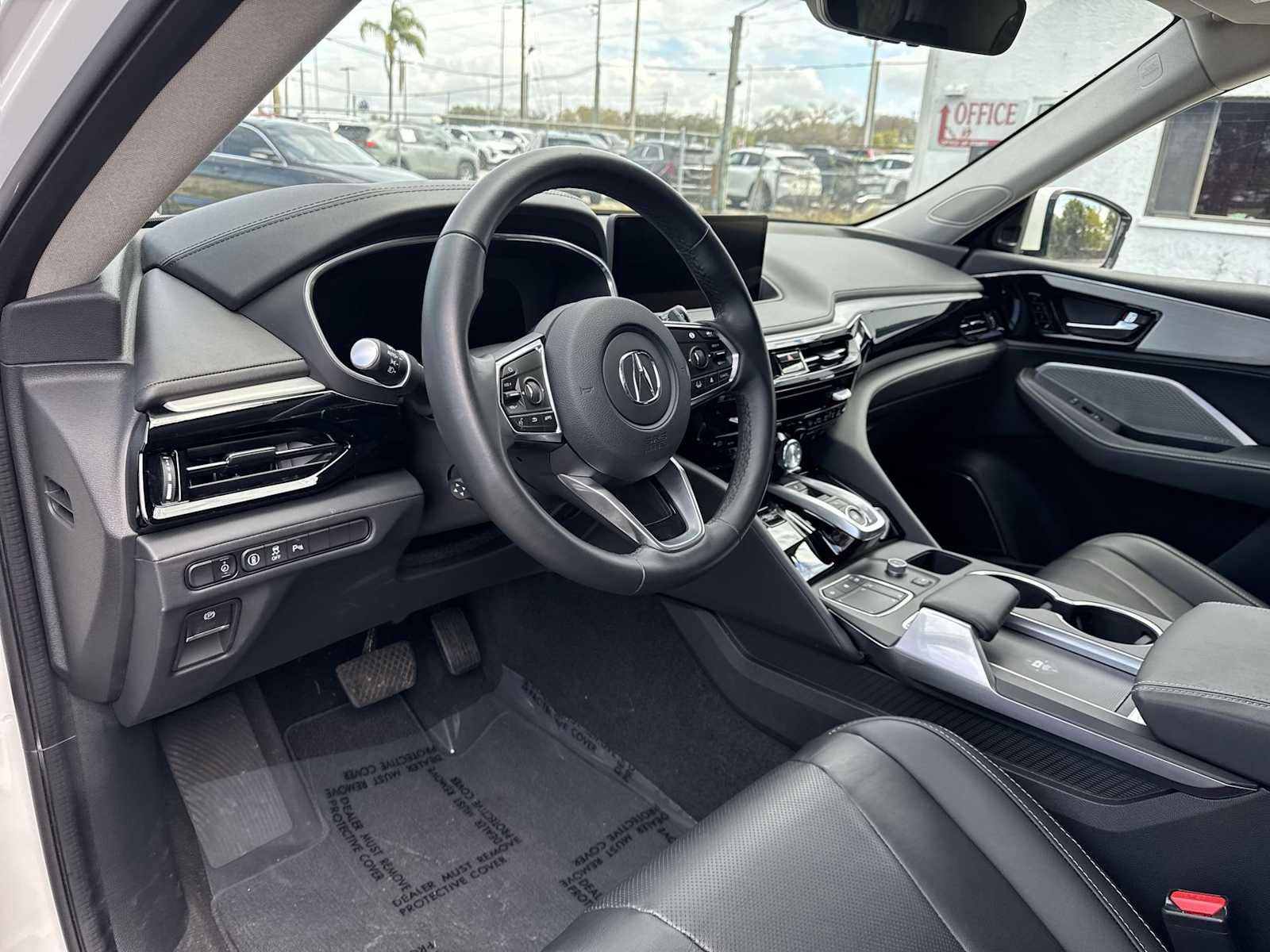 Used 2023 Acura MDX SH-AWD w/ Technology Package image 2