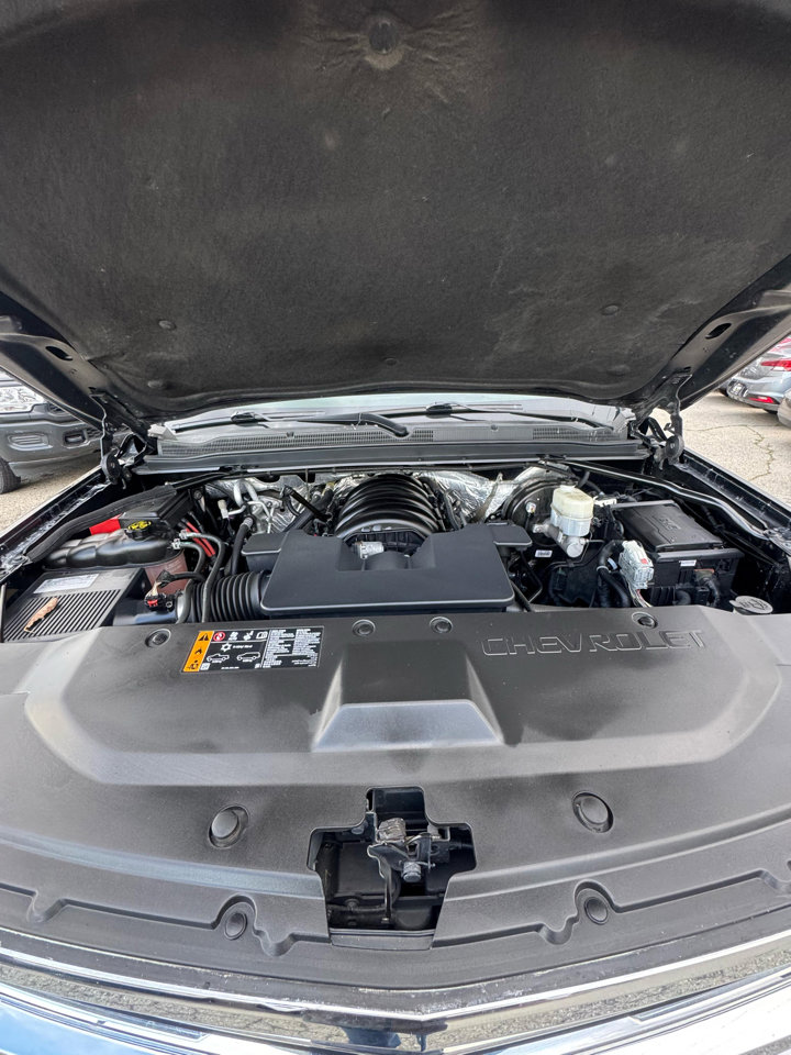 Used 2017 Chevrolet Suburban Premier image 25