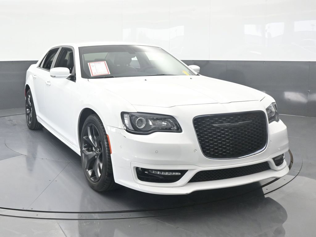 Used 2023 Chrysler 300 Touring L image 9