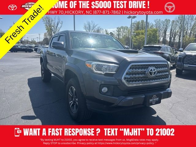 Used 2017 Toyota Tacoma TRD Sport image 1