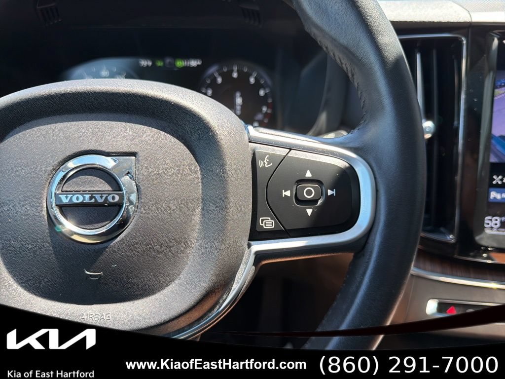 Used 2021 Volvo XC60 T5 Momentum AWD/4WD image 34