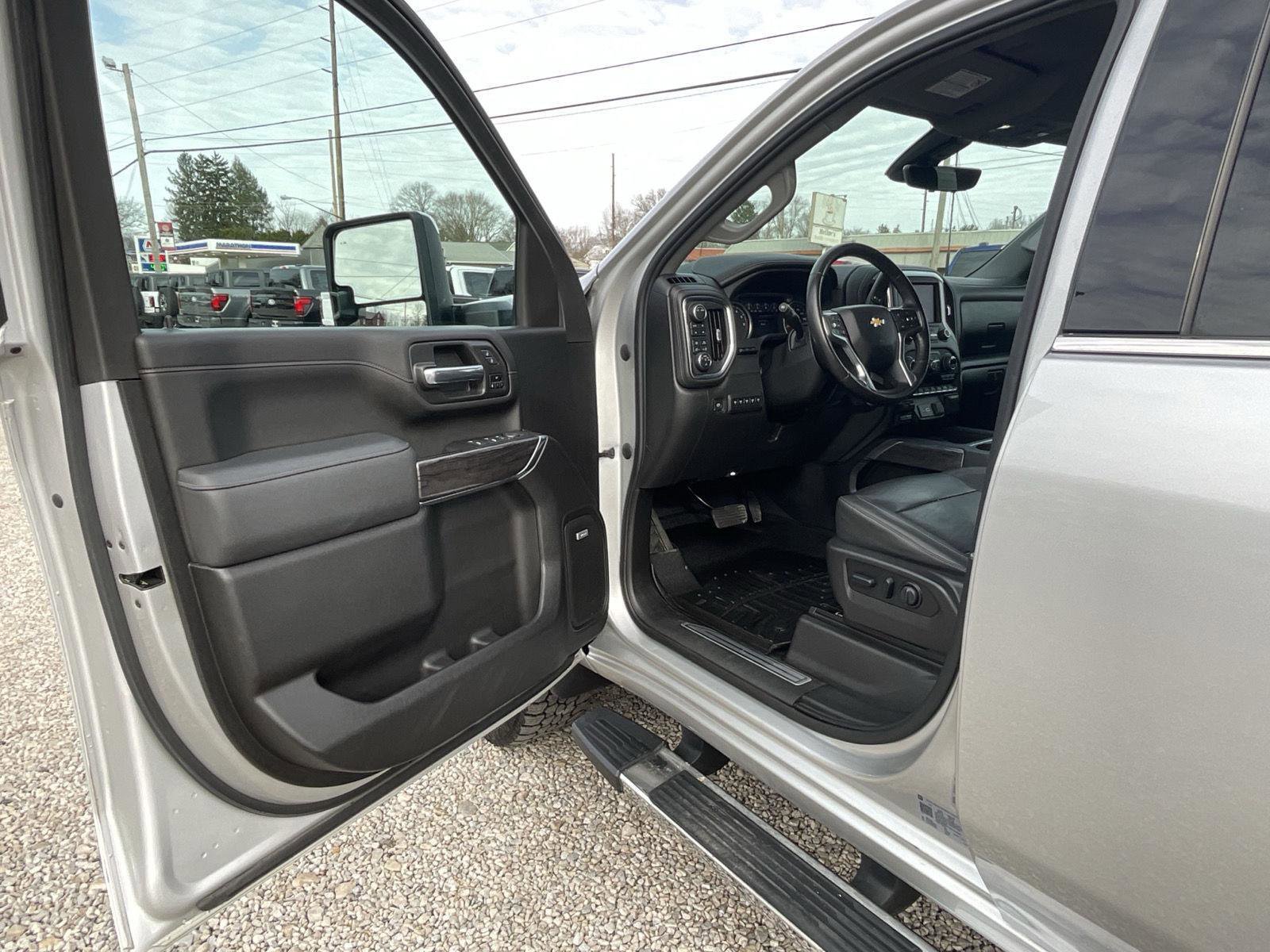 Used 2022 Chevrolet Silverado 2500 LTZ w/ LTZ Premium Package image 26