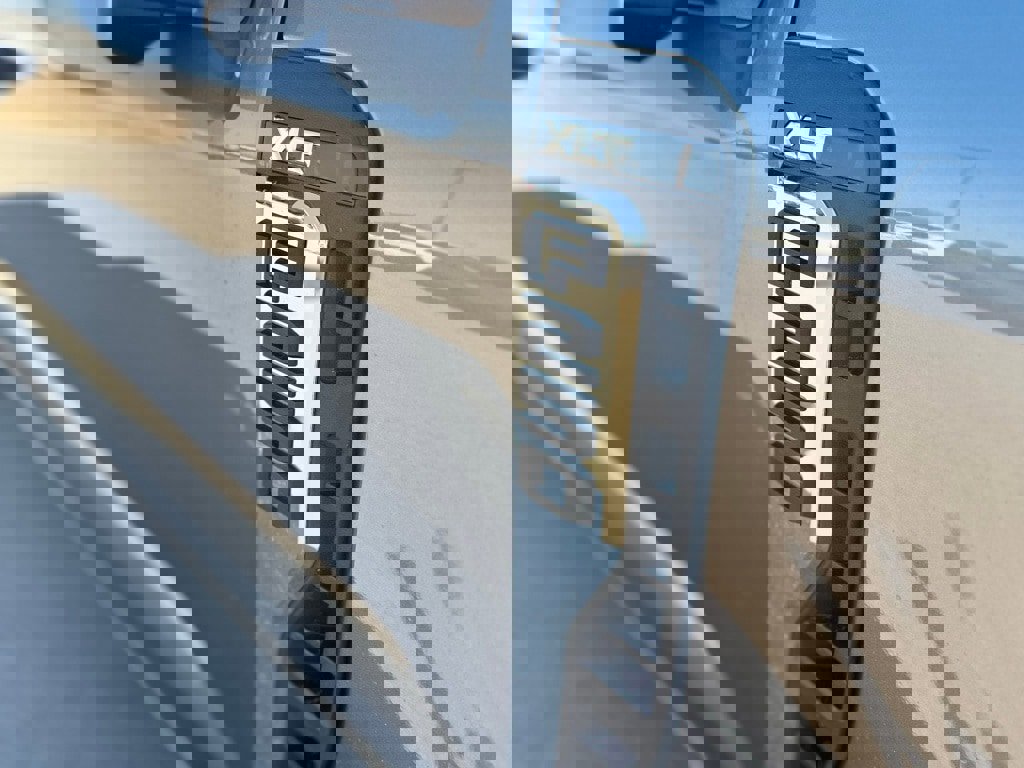 New 2026 Ford F250 XLT image 3