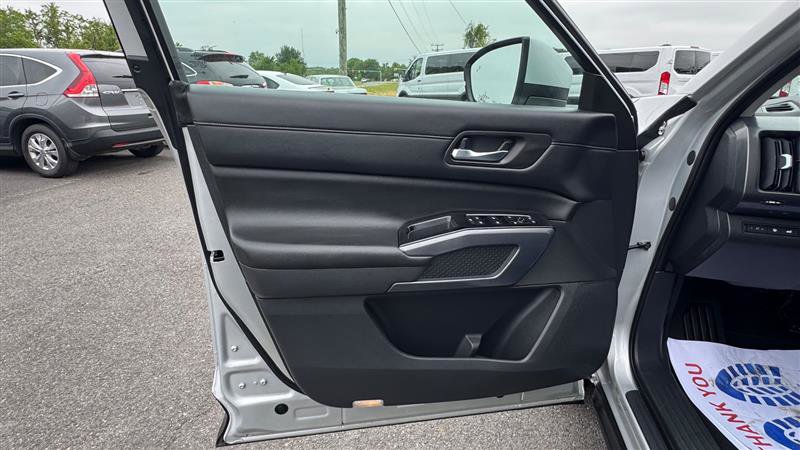 Used 2022 Nissan Pathfinder SL w/ SL Premium Package AWD/4WD image 33