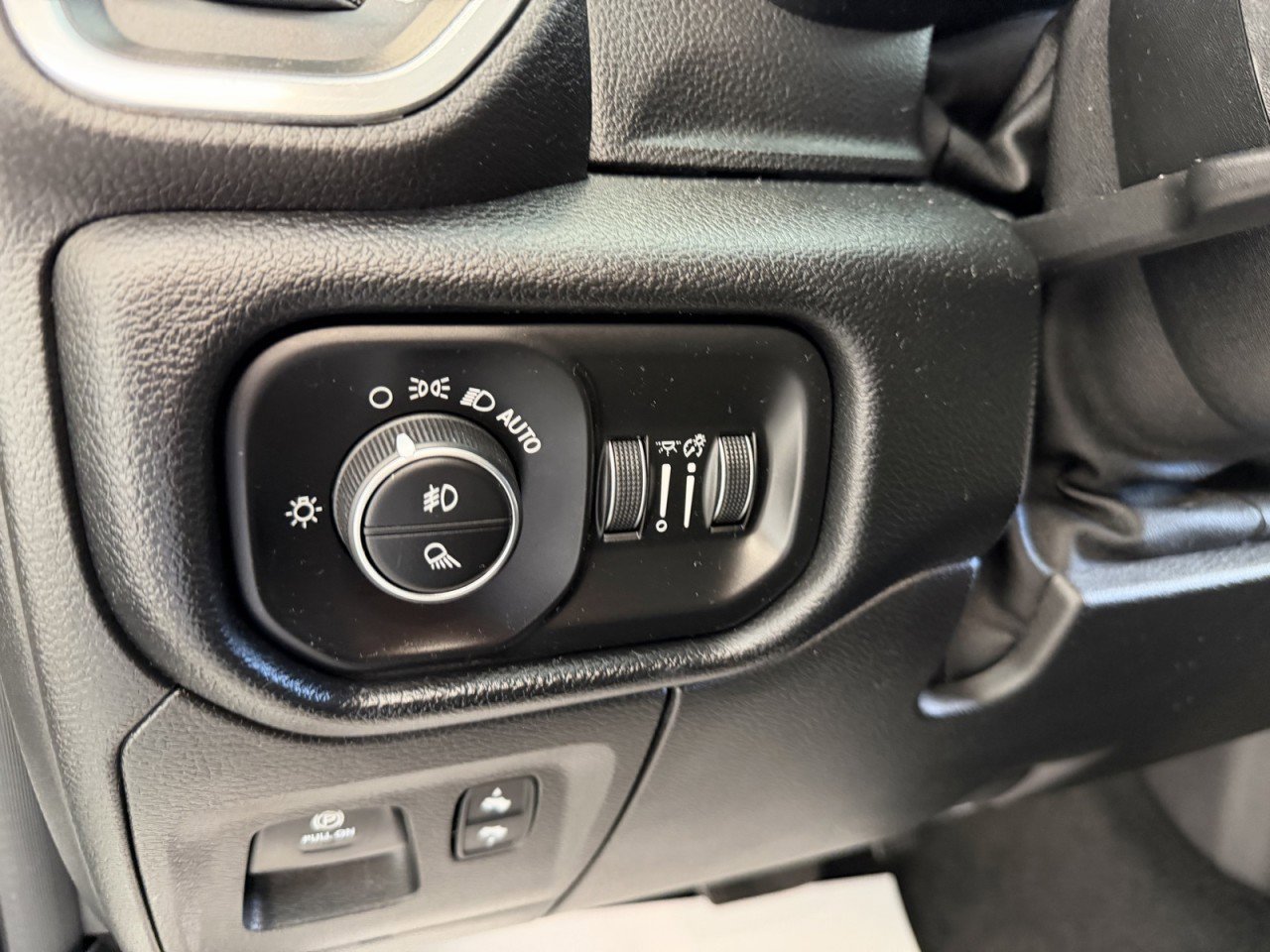 Used 2020 RAM 1500 Laramie image 33