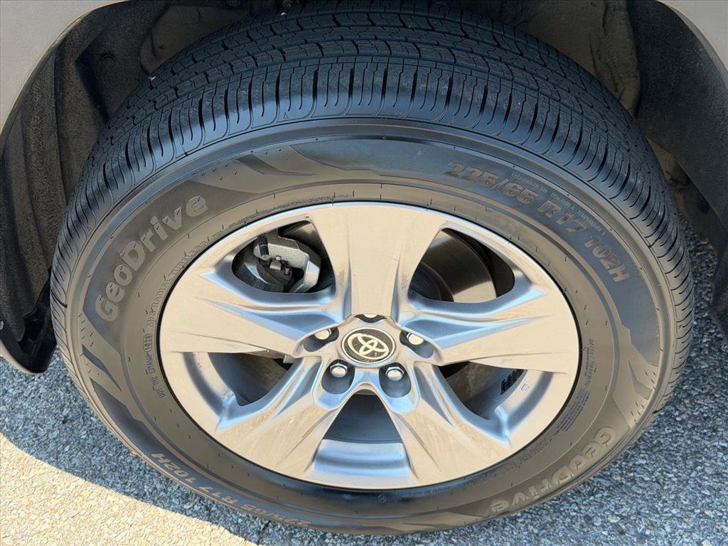 Certified 2025 Toyota RAV4 XLE AWD/4WD image 11