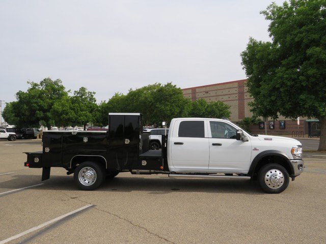 New 2023 RAM 5500 Tradesman w/ Chrome Appearance Group RWD image 21
