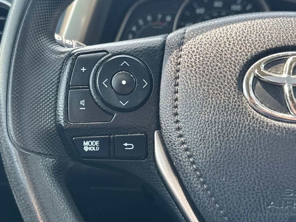 Used 2015 Toyota RAV4 XLE AWD/4WD image 21