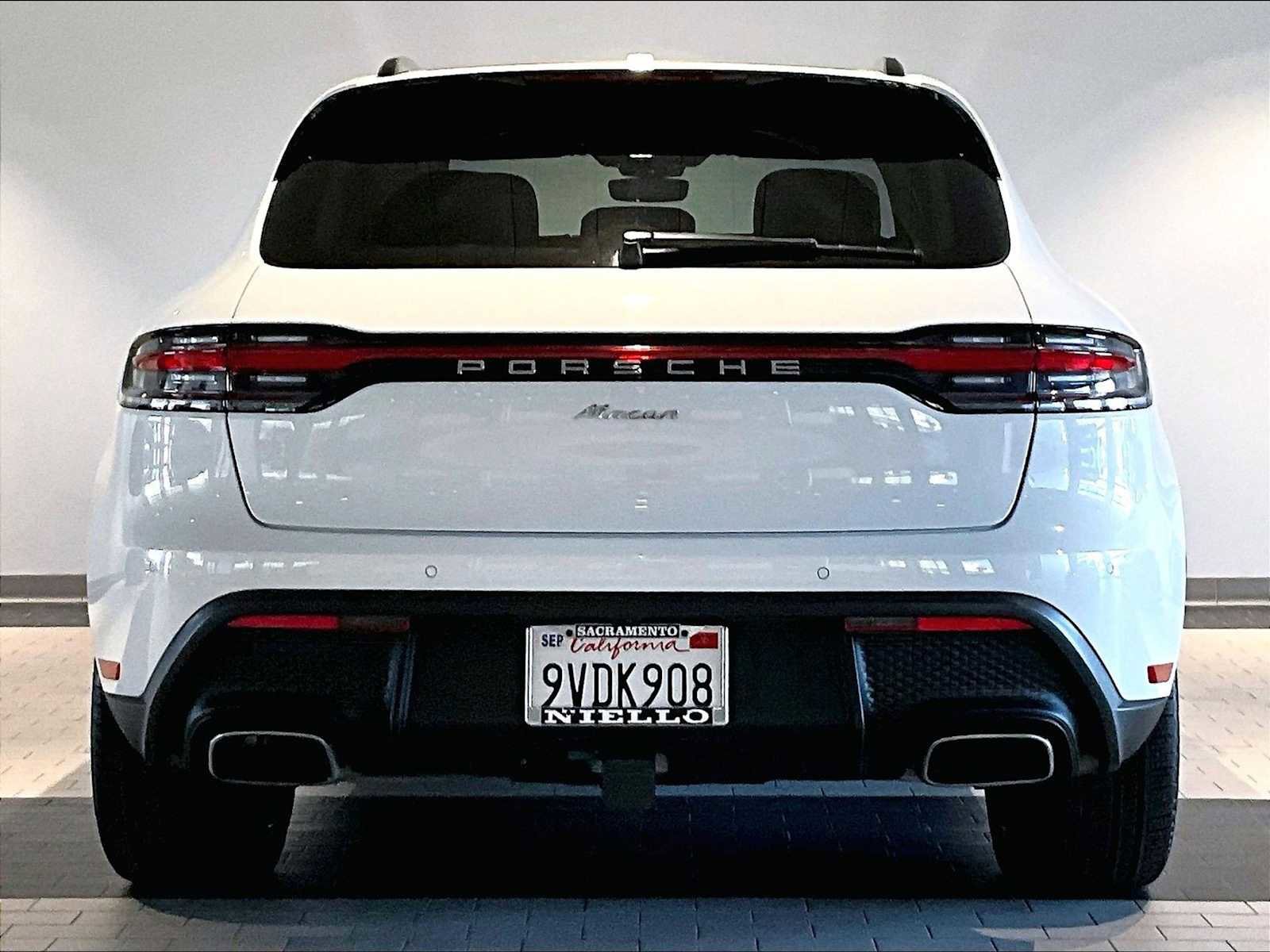 Used 2025 Porsche Macan image 9