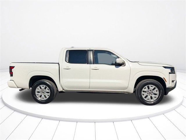 Used 2023 Nissan Frontier SV image 3