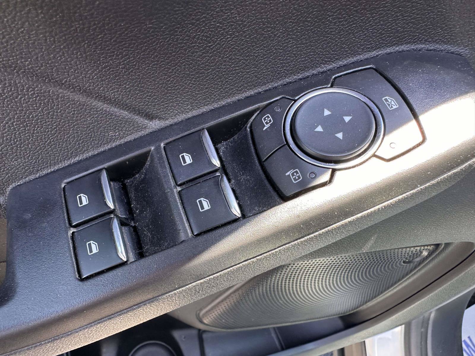Used 2022 Ford Escape SE w/ SE Sport Appearance Package AWD/4WD image 10