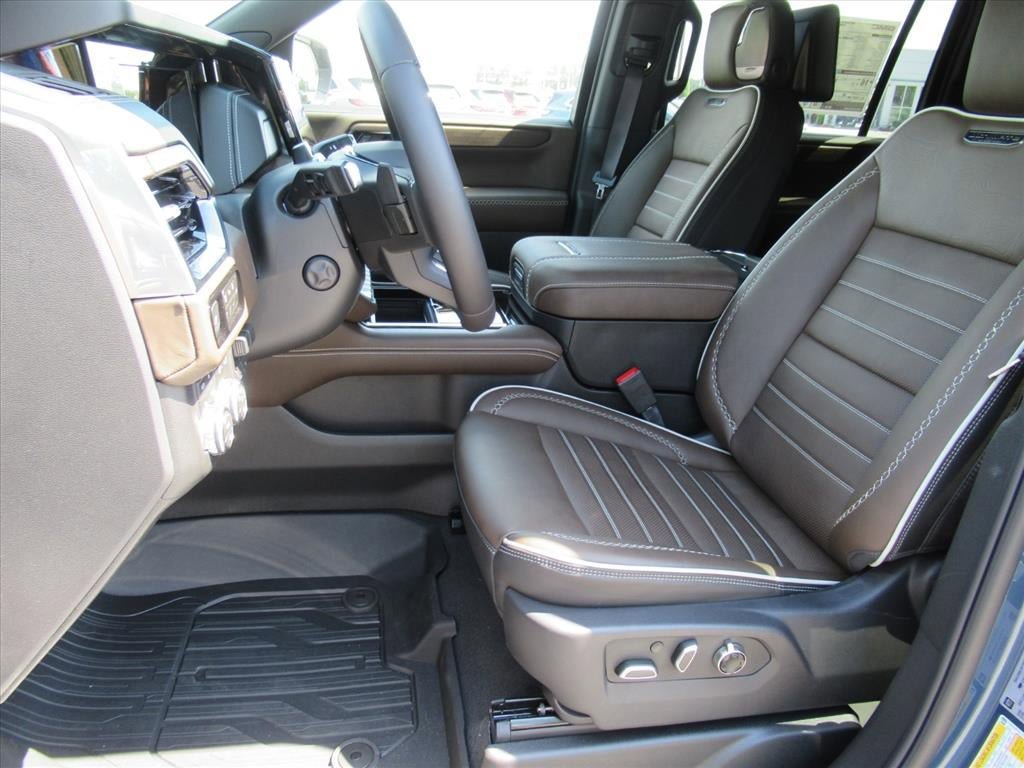 New 2026 GMC Yukon XL Denali Ultimate AWD/4WD image 23