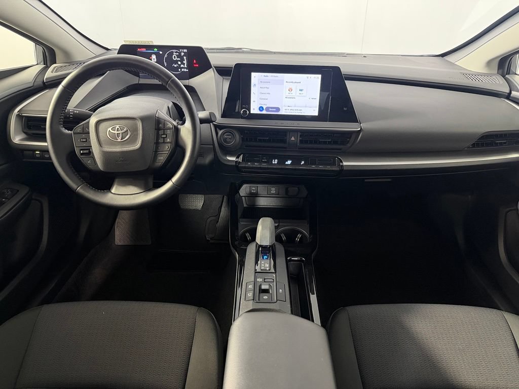 Used 2025 Toyota Prius LE FWD image 11