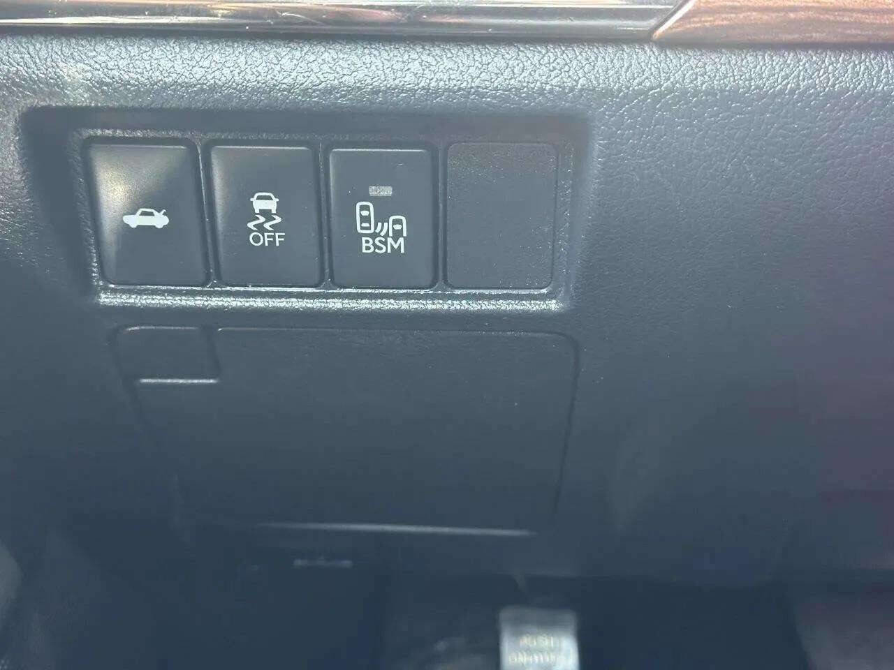 Used 2013 Toyota Avalon XLE Touring image 31