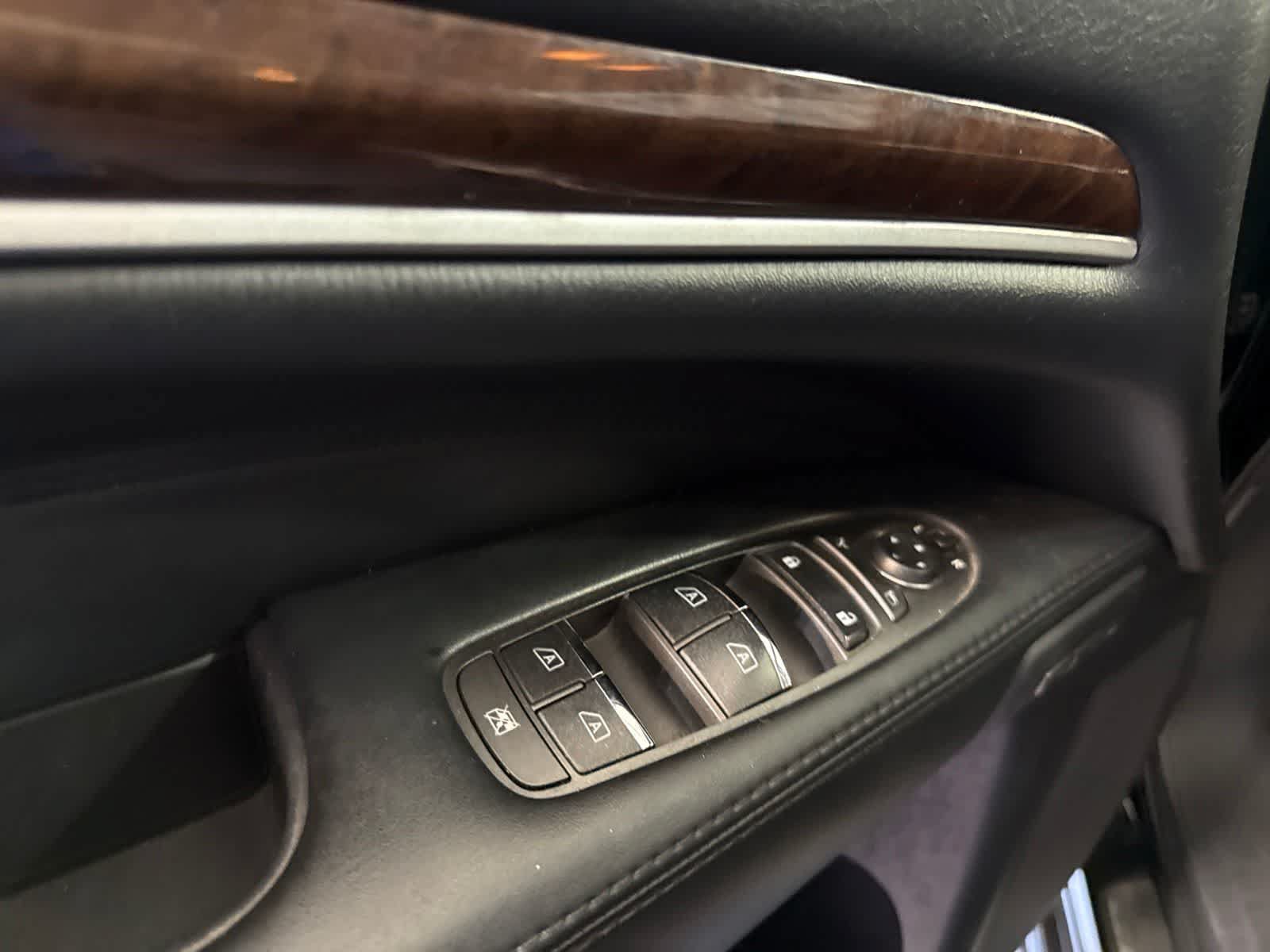 Used 2014 INFINITI QX60 Luxe w/ Deluxe Touring Package AWD/4WD image 19