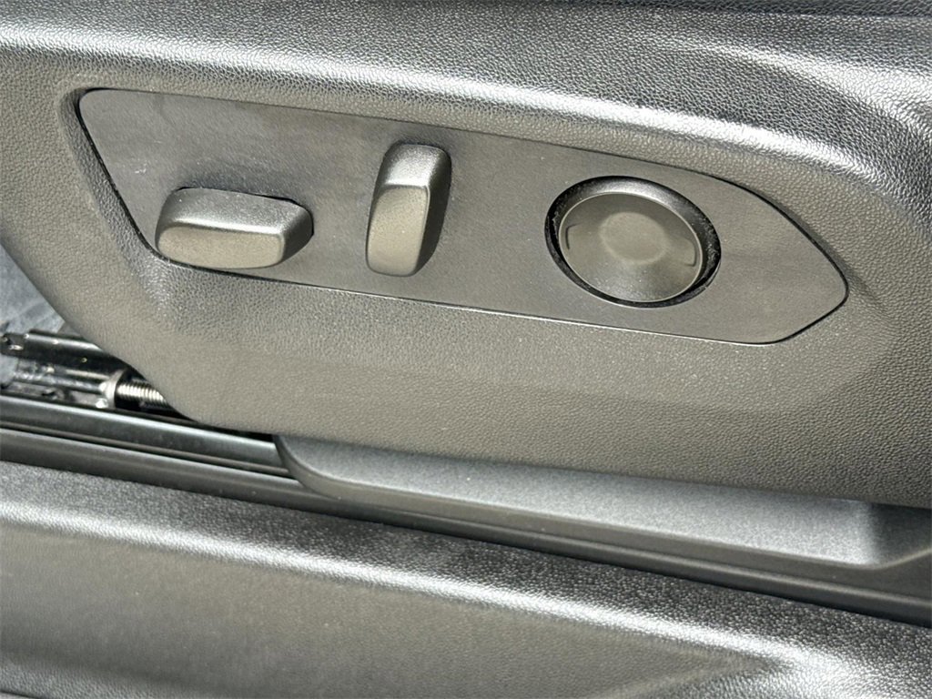 Used 2024 Chevrolet Tahoe LT image 33