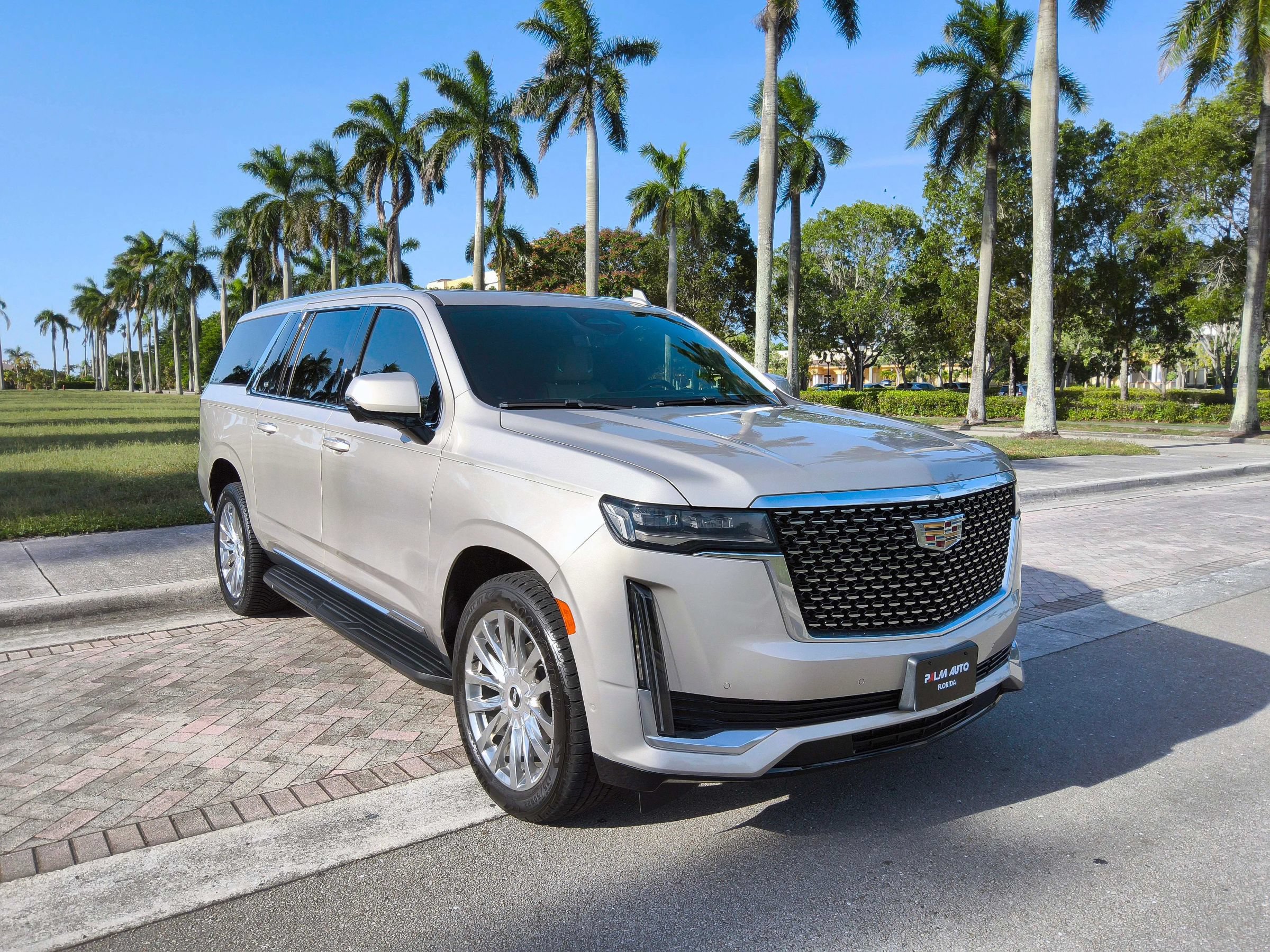 Used 2021 Cadillac Escalade ESV Premium Luxury w/ Performance Package RWD image 1