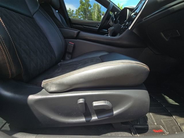 Used 2020 Nissan Maxima SR w/ Sport Mat Group FWD image 16