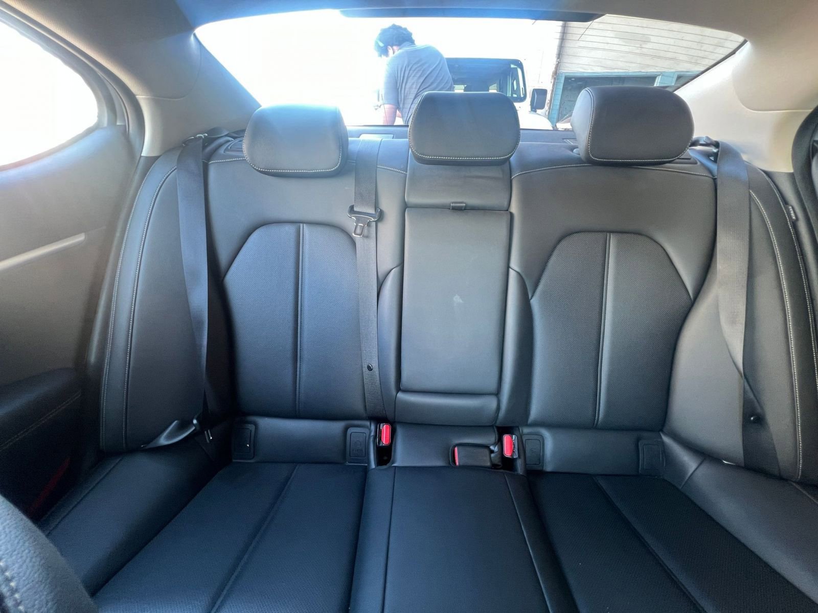 Used 2025 Genesis G70 2.5T image 38