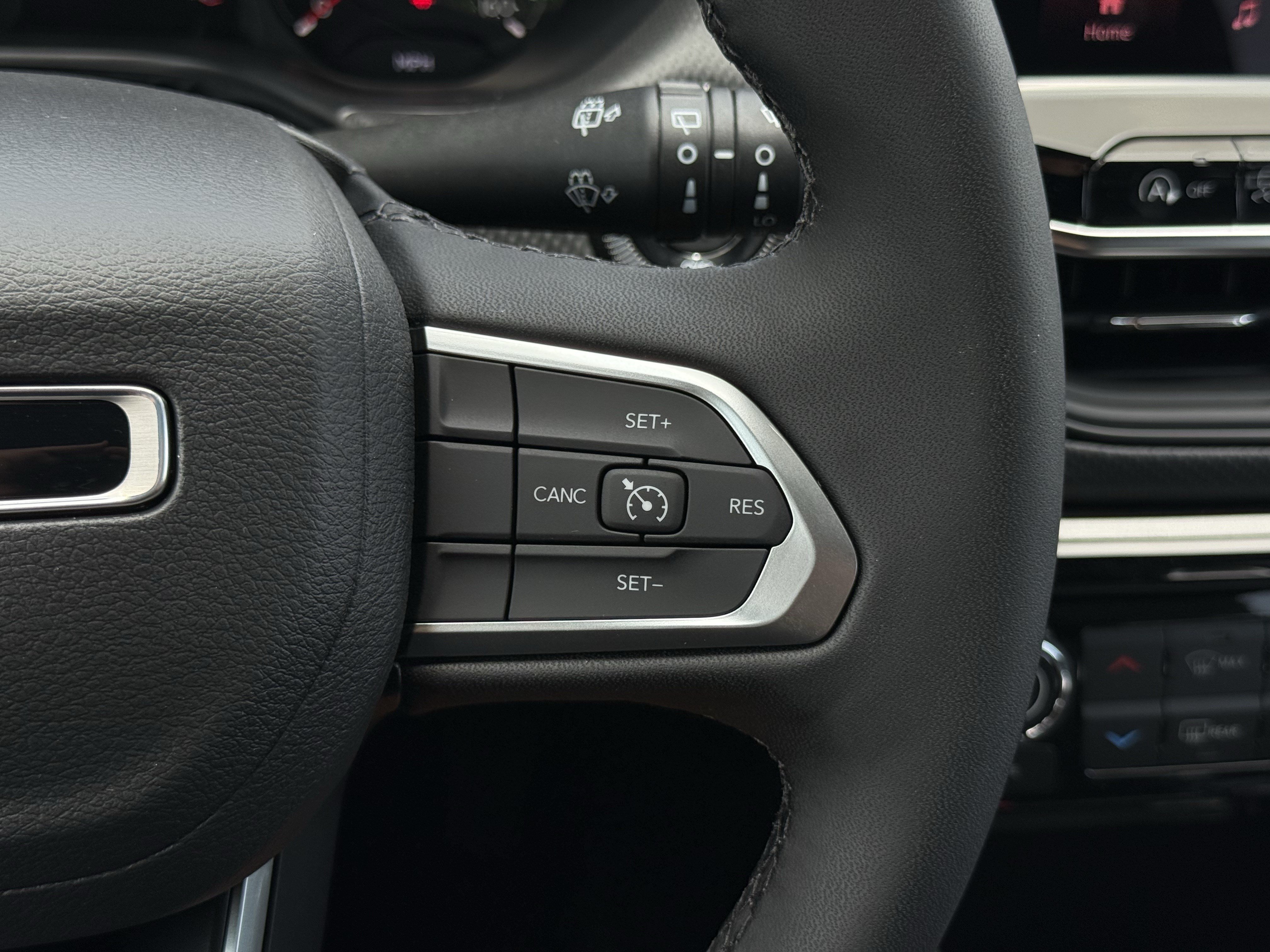 New 2026 Jeep Compass Latitude AWD/4WD image 19