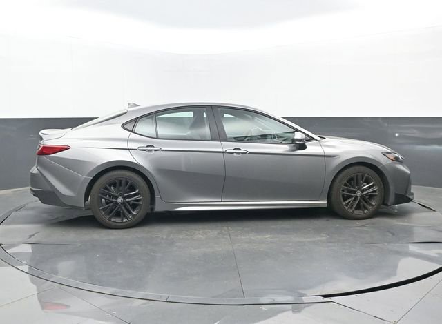 Used 2026 Toyota Camry SE image 2