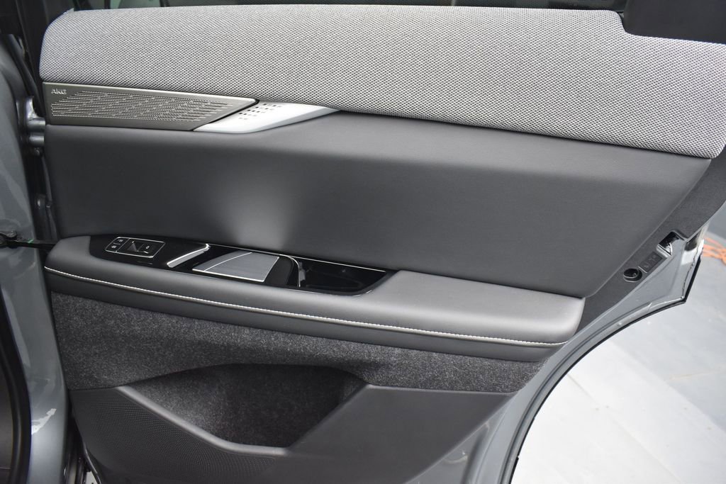 Certified 2025 Cadillac Optiq Sport 2 w/ LPO, Floor Liner Package AWD/4WD image 31