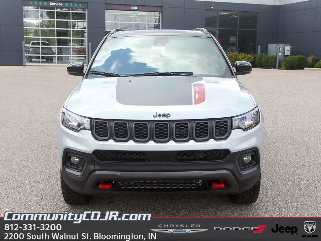 New 2025 Jeep Compass Trailhawk w/ Sun & Sound Group image 9