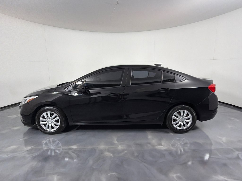 Used 2017 Chevrolet Cruze LS FWD image 5