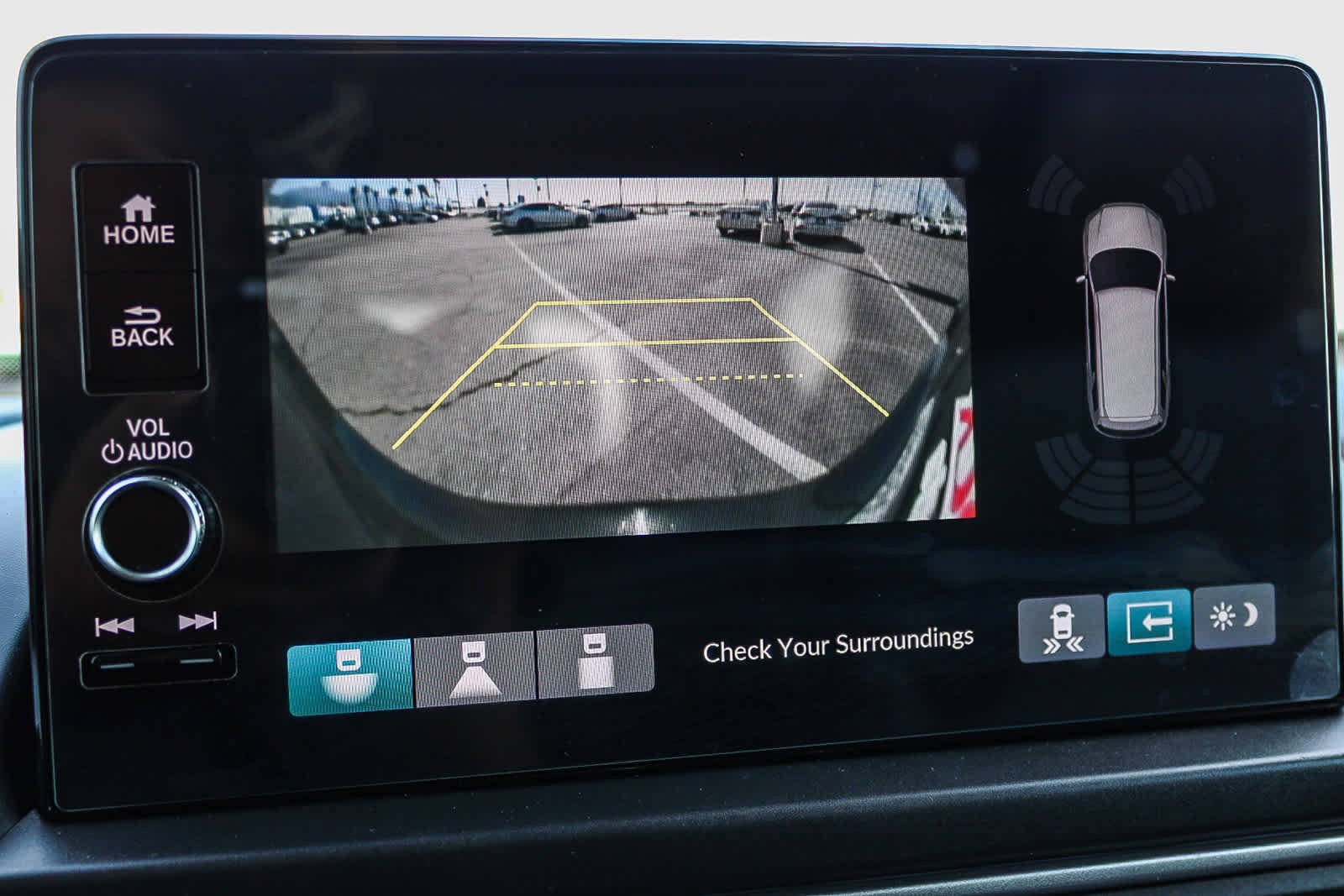 Certified 2025 Honda Pilot Touring image 24