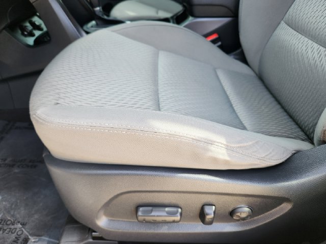 Used 2017 Hyundai Santa Fe SE AWD/4WD image 27