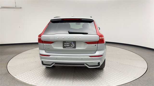 Certified 2025 Volvo XC60 B5 Plus image 3