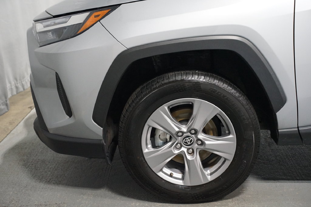 Certified 2025 Toyota RAV4 XLE FWD image 5