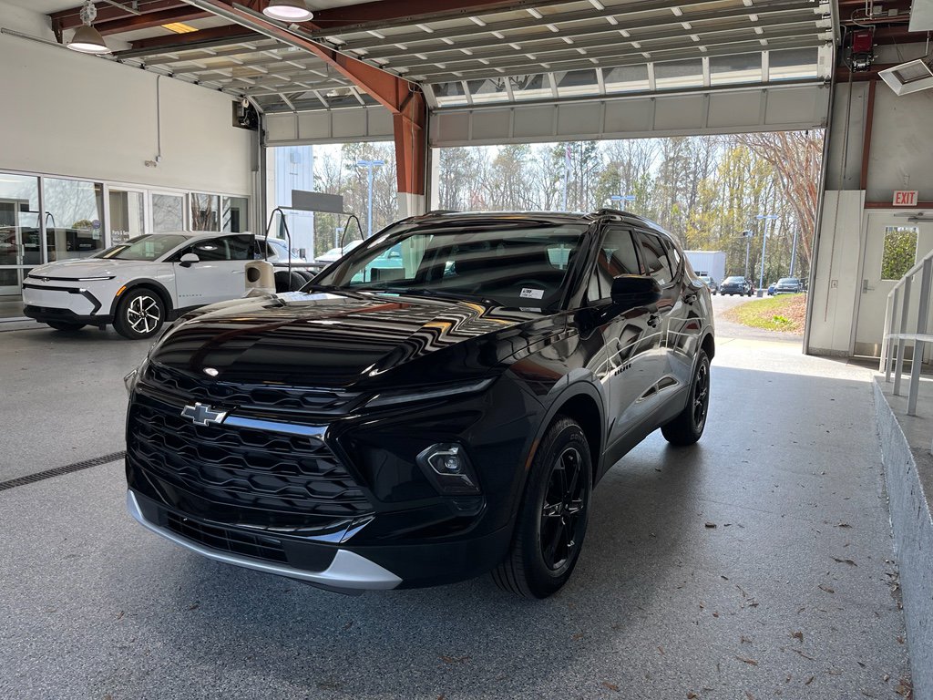 Used 2024 Chevrolet Blazer LT w/ Convenience Package image 4