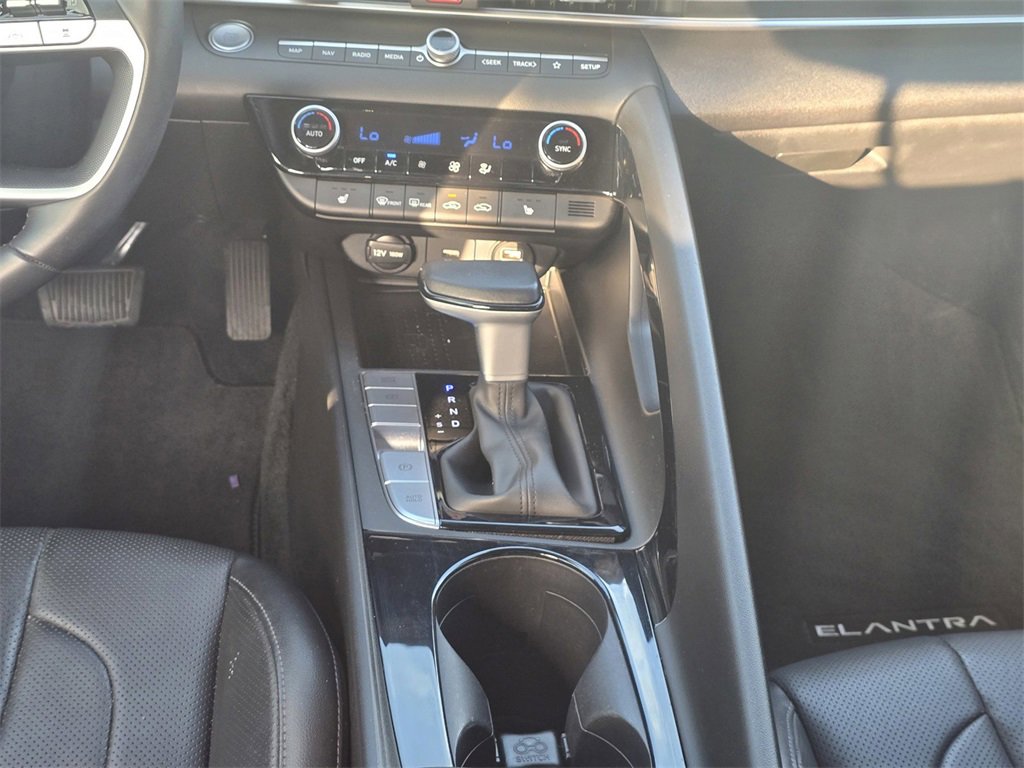 Used 2023 Hyundai Elantra Limited w/ Cargo Package image 17