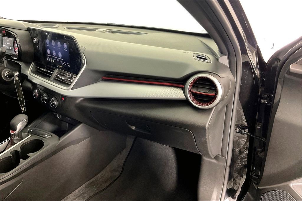Used 2025 Chevrolet Trax RS w/ Driver Confidence Package FWD image 21
