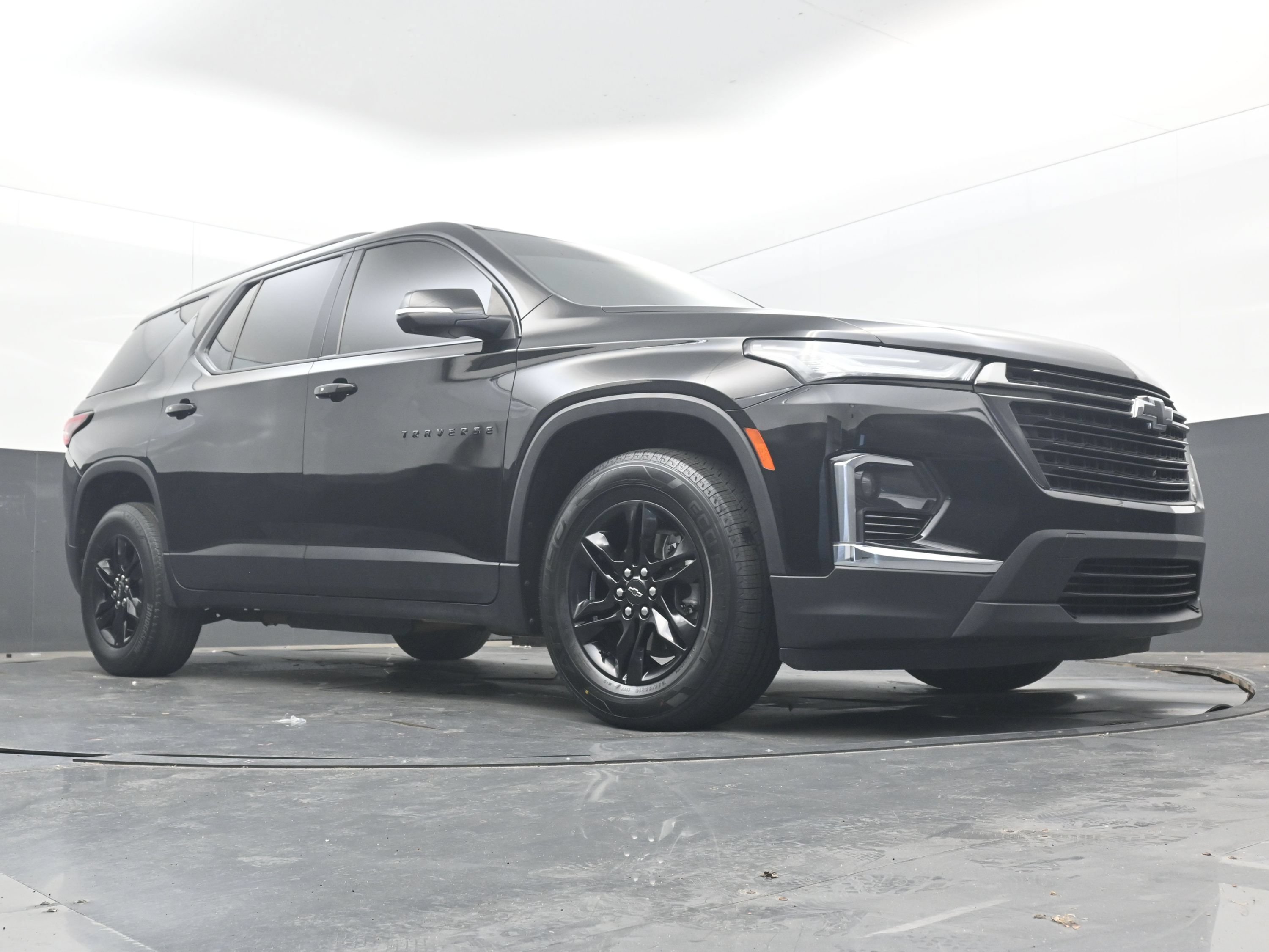 Used 2023 Chevrolet Traverse LT FWD image 29