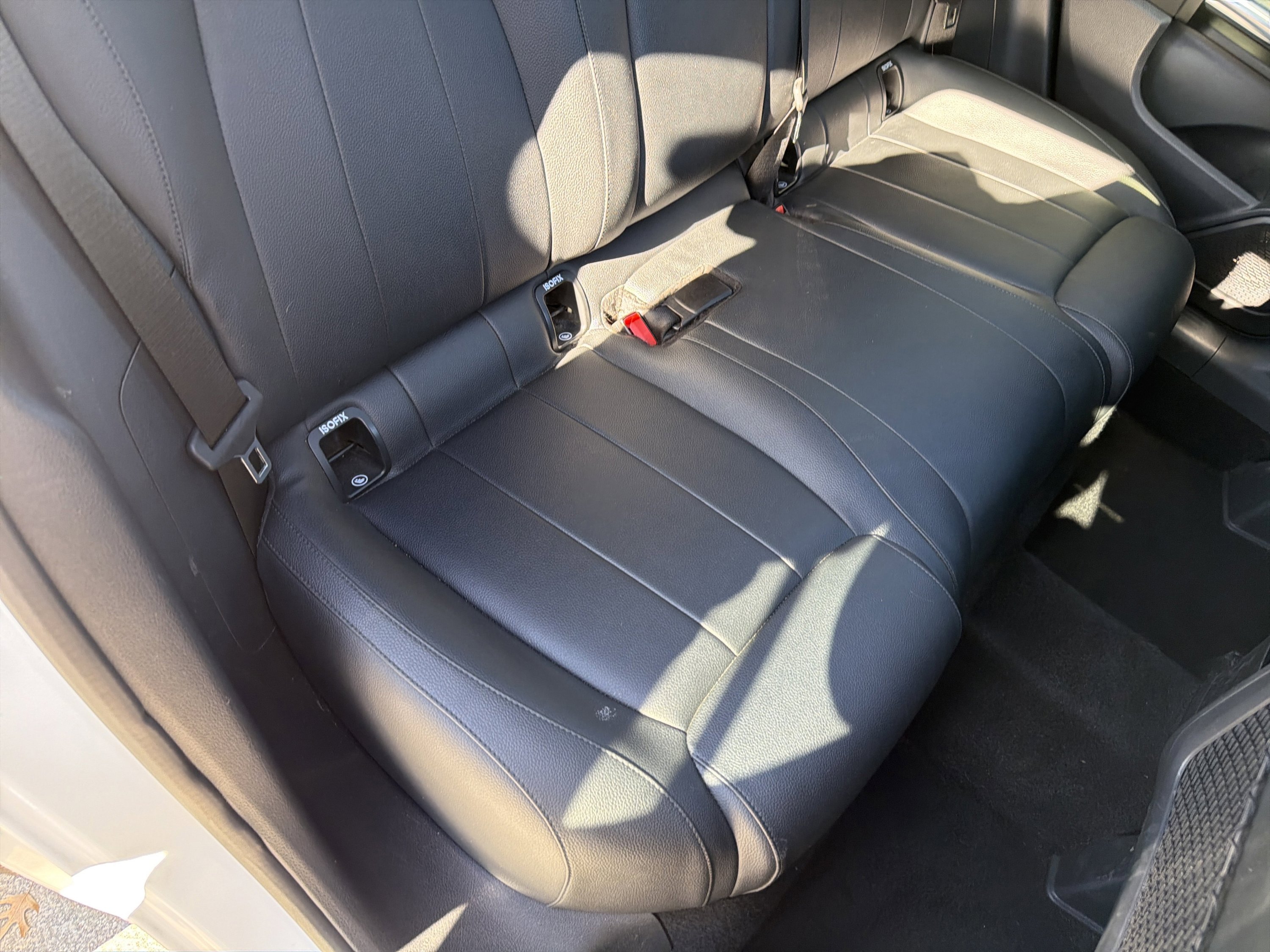 Used 2021 Mercedes-Benz GLA 250 4MATIC w/ Premium Package image 26