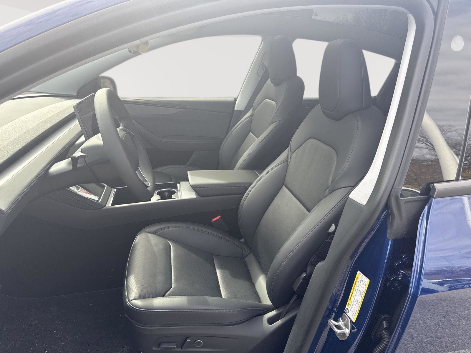 Used 2026 Tesla Model Y Long Range image 3