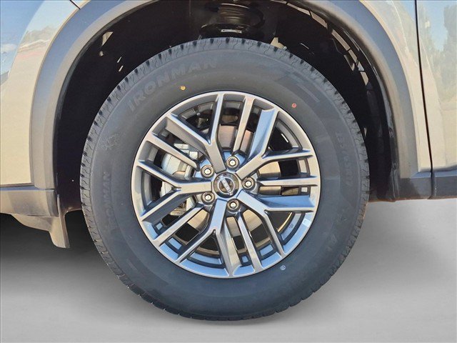 Used 2026 Nissan Rogue SV AWD/4WD image 23