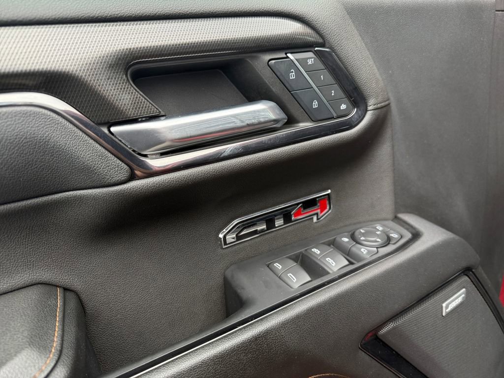 Used 2024 GMC Sierra 1500 AT4 w/ Technology Package AWD/4WD image 11