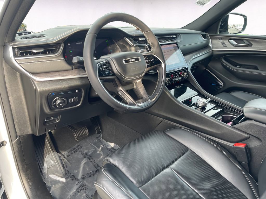 Used 2022 Jeep Grand Cherokee Overland w/ Luxury Tech Group IV image 10