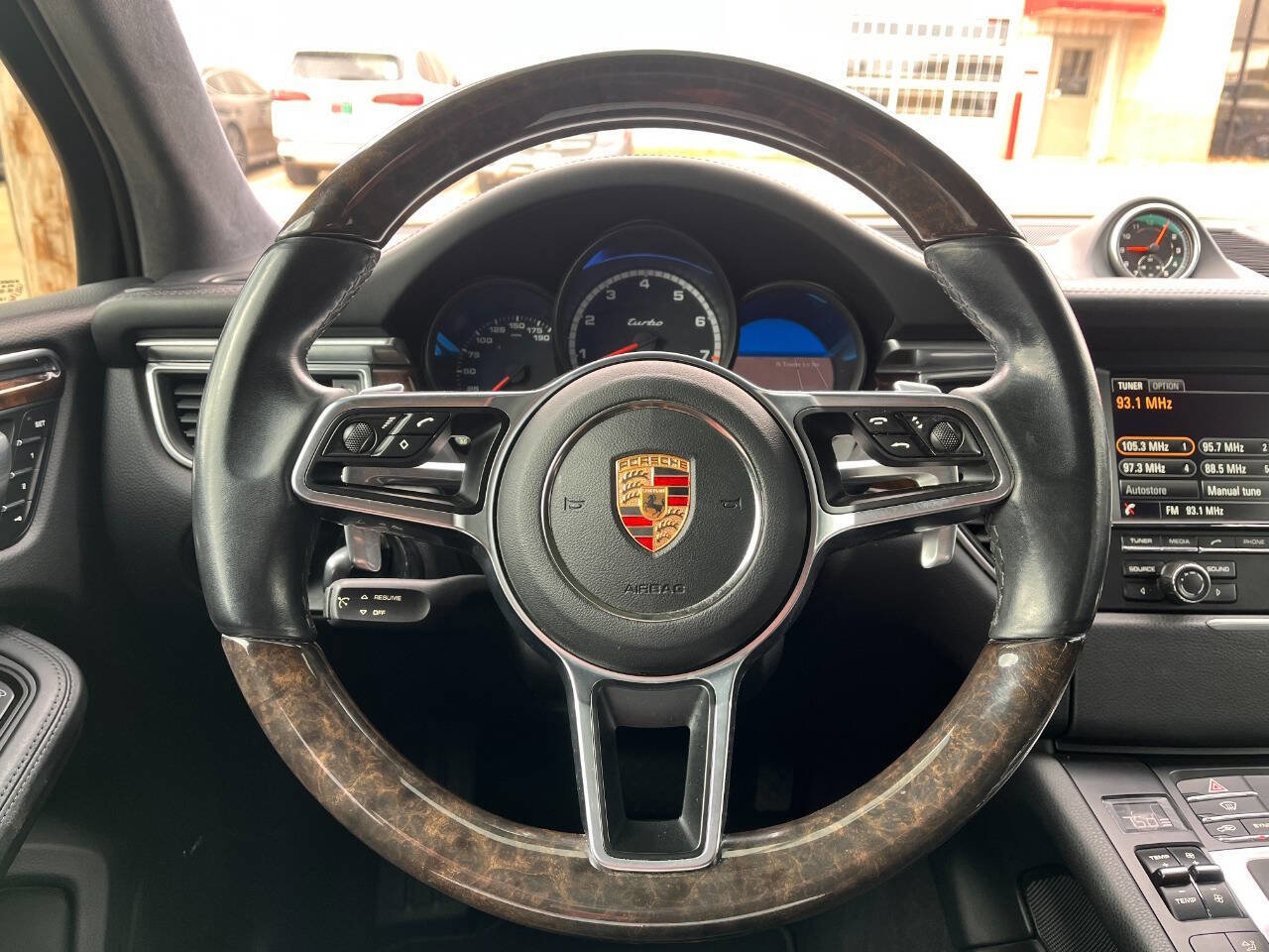 Used 2015 Porsche Macan Turbo image 10