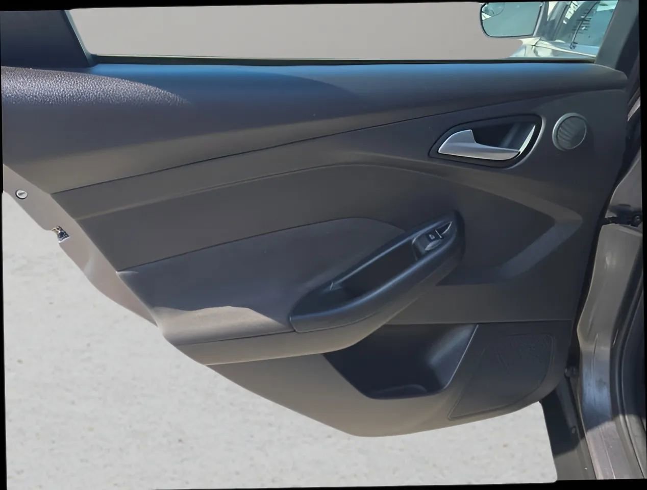 Used 2012 Ford Focus SEL image 9