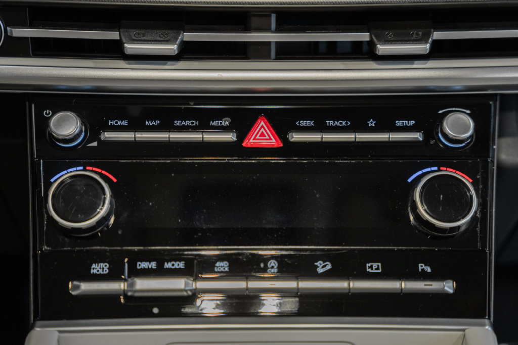 Used 2025 Hyundai Santa Fe SEL AWD/4WD image 23
