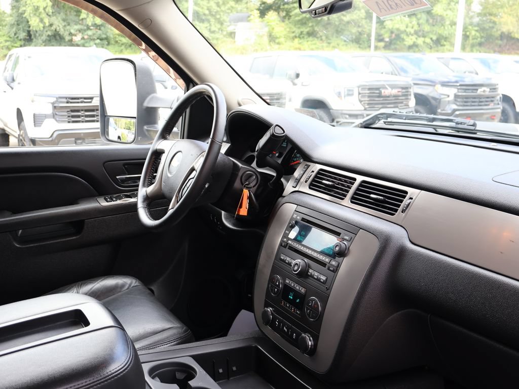 Used 2014 Chevrolet Silverado 2500 LTZ w/ LTZ Plus Package AWD/4WD image 36