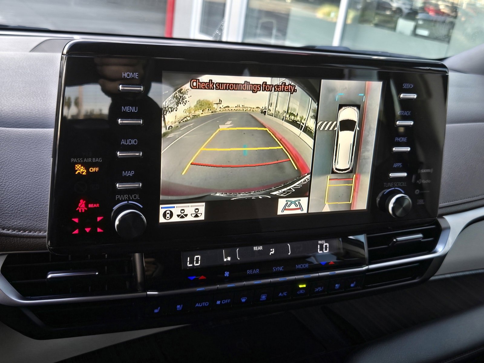 Certified 2022 Toyota Sienna Platinum image 17