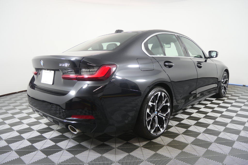 Certified 2026 BMW 330i Sedan RWD image 4