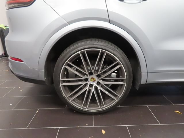Used 2022 Porsche Cayenne S AWD/4WD image 15