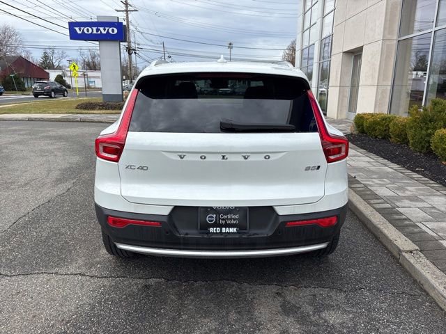 Used 2025 Volvo XC40 B5 Core image 4